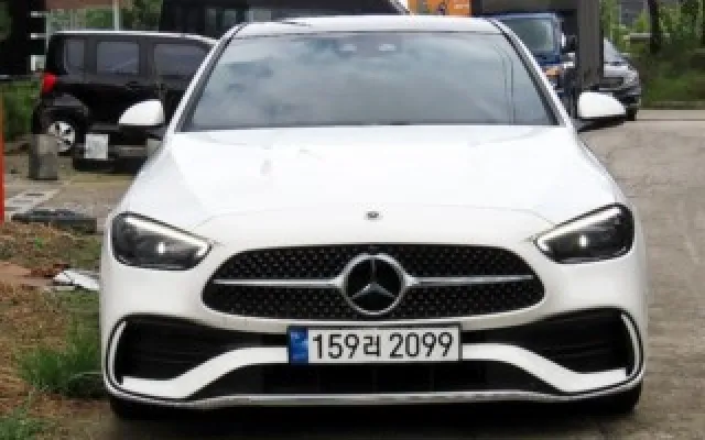 인천저신용중고차전액할부조건 C클래스 W206 C300 4MATIC 아방가르드 매물 사진 1 - 2023/03 25,774km